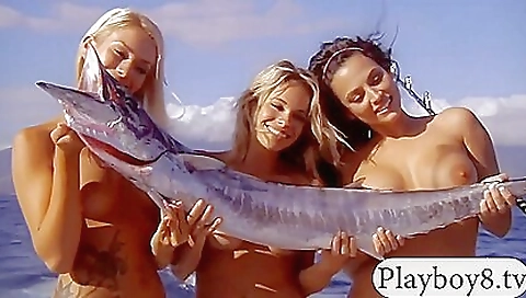 Mature and & hot ellaer