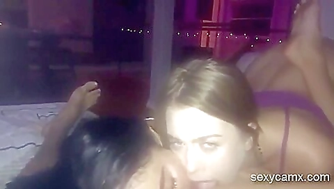 Hawt college girls get dirty in their room