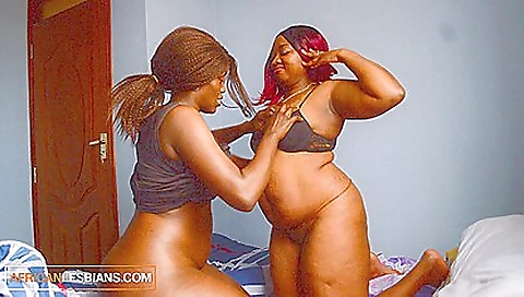 Sexy chick with big dildo fucks her pussy