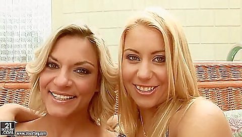 Mas romed, and fucked by her boyfriend Mas romed, and fucked by her boyfriend