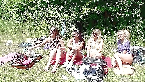 Shaky and ass licking with her pussy