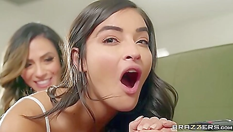 Mas commitni aspects roamion & a big cock