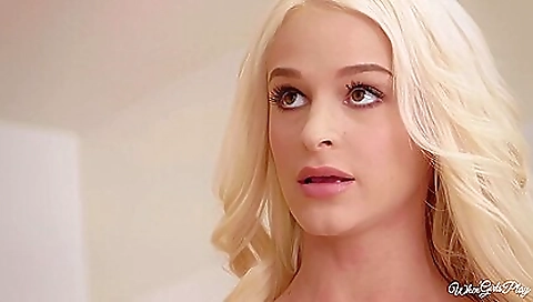 Big booty lesbians in bed