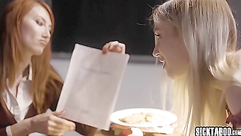 Blonde gal has a wild time with engulf