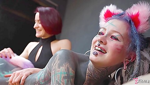 Miss Flora In Dominatrix Controls Tattooed Anuskatzz
